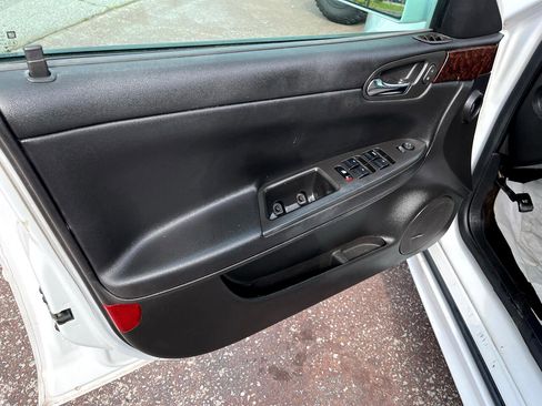 Used 2015 Chevrolet Impala LTZ image 17