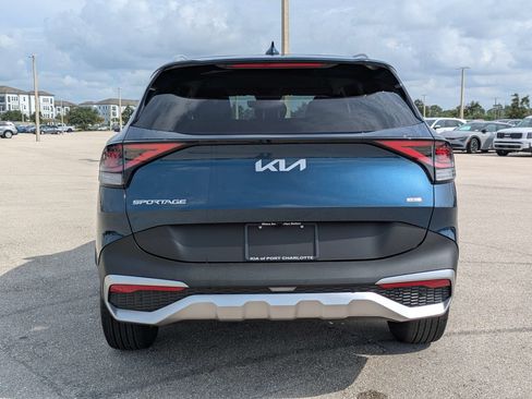 Certified 2025 Kia Sportage EX AWD/4WD image 6