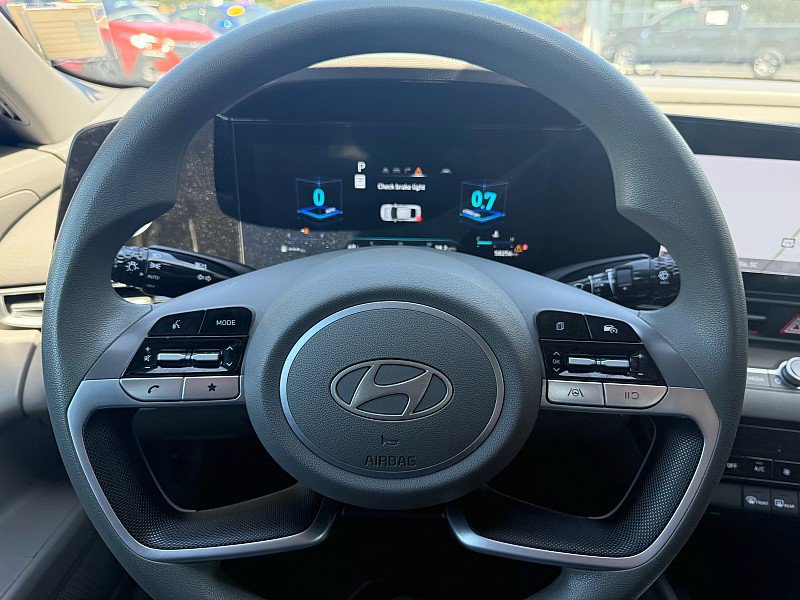 Used 2024 Hyundai Elantra SEL FWD image 24