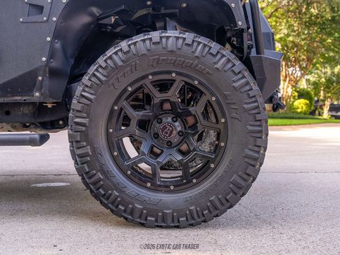 Used 2017 Jeep Wrangler Unlimited Rubicon w/ Connectivity Group AWD/4WD image 76