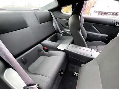 Used 2024 Toyota GR86 image 19