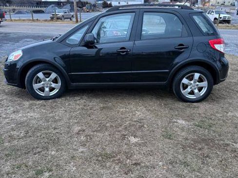 Used 2012 Suzuki SX4 AWD Hatchback image 4