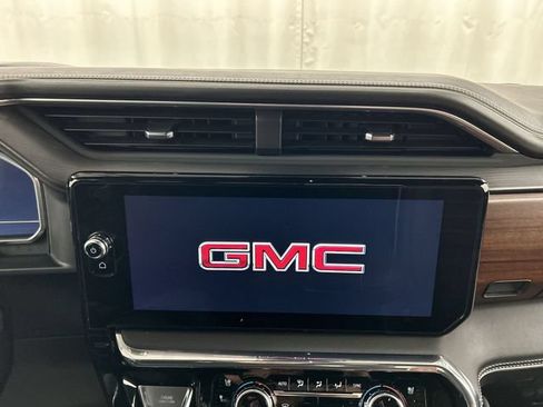 Used 2024 GMC Sierra 1500 Denali Ultimate AWD/4WD image 9