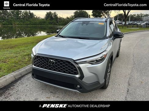 Used 2025 Toyota Corolla Cross XLE w/ Convenience Package FWD image 1