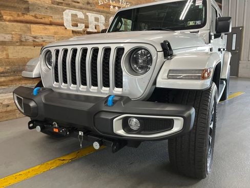 Used 2023 Jeep Wrangler Unlimited Sahara w/ Cold Weather Group AWD/4WD image 17