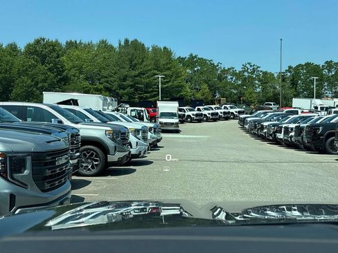 New 2026 GMC Yukon Denali w/ Sun & Power Step Package AWD/4WD image 19