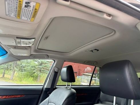Used 2011 Subaru Outback 2.5i Limited AWD/4WD image 12