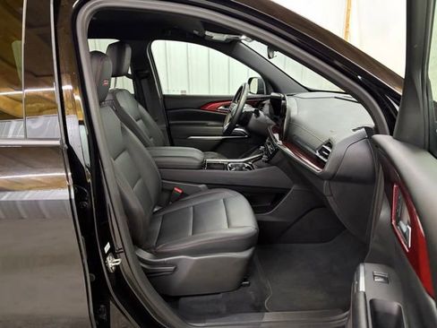 Used 2024 Chevrolet Traverse Z71 AWD/4WD image 23
