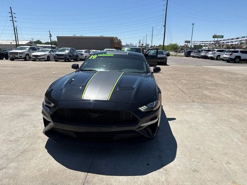 Used 2019 Ford Mustang Coupe w/ Equipment Group 101A image 3