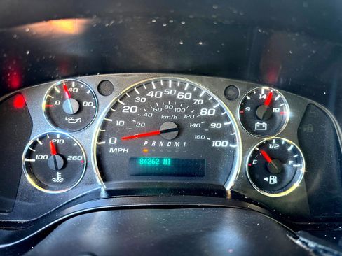 Used 2016 Chevrolet Express 2500 image 29