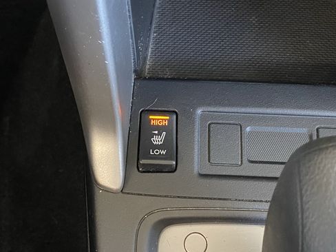 Used 2014 Subaru Forester 2.5i Premium w/ All-Weather Package AWD/4WD image 14
