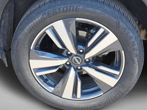 Used 2026 Nissan Rogue SL FWD image 14