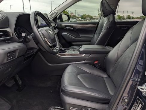 Used 2023 Toyota Highlander Limited image 27