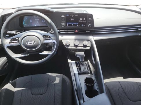 New 2026 Hyundai Elantra SE FWD image 11