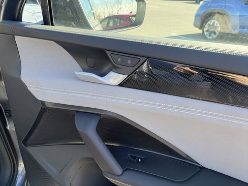 New 2026 Volkswagen Tiguan SE R-Line image 25