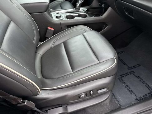 Used 2023 Chevrolet Traverse Premier w/ Redline Edition AWD/4WD image 10