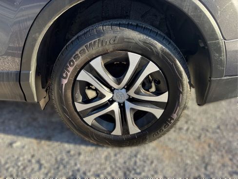Used 2016 Toyota RAV4 LE AWD/4WD image 16