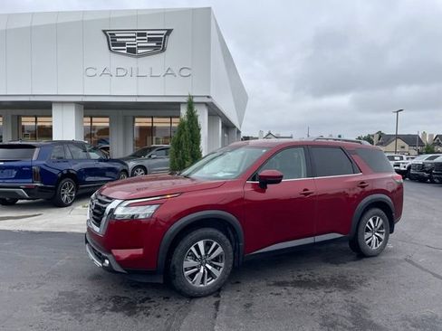 Used 2022 Nissan Pathfinder SL AWD/4WD image 1