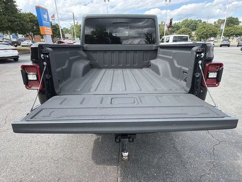 Used 2023 Jeep Gladiator Rubicon w/ LED Lighting Group AWD/4WD image 26