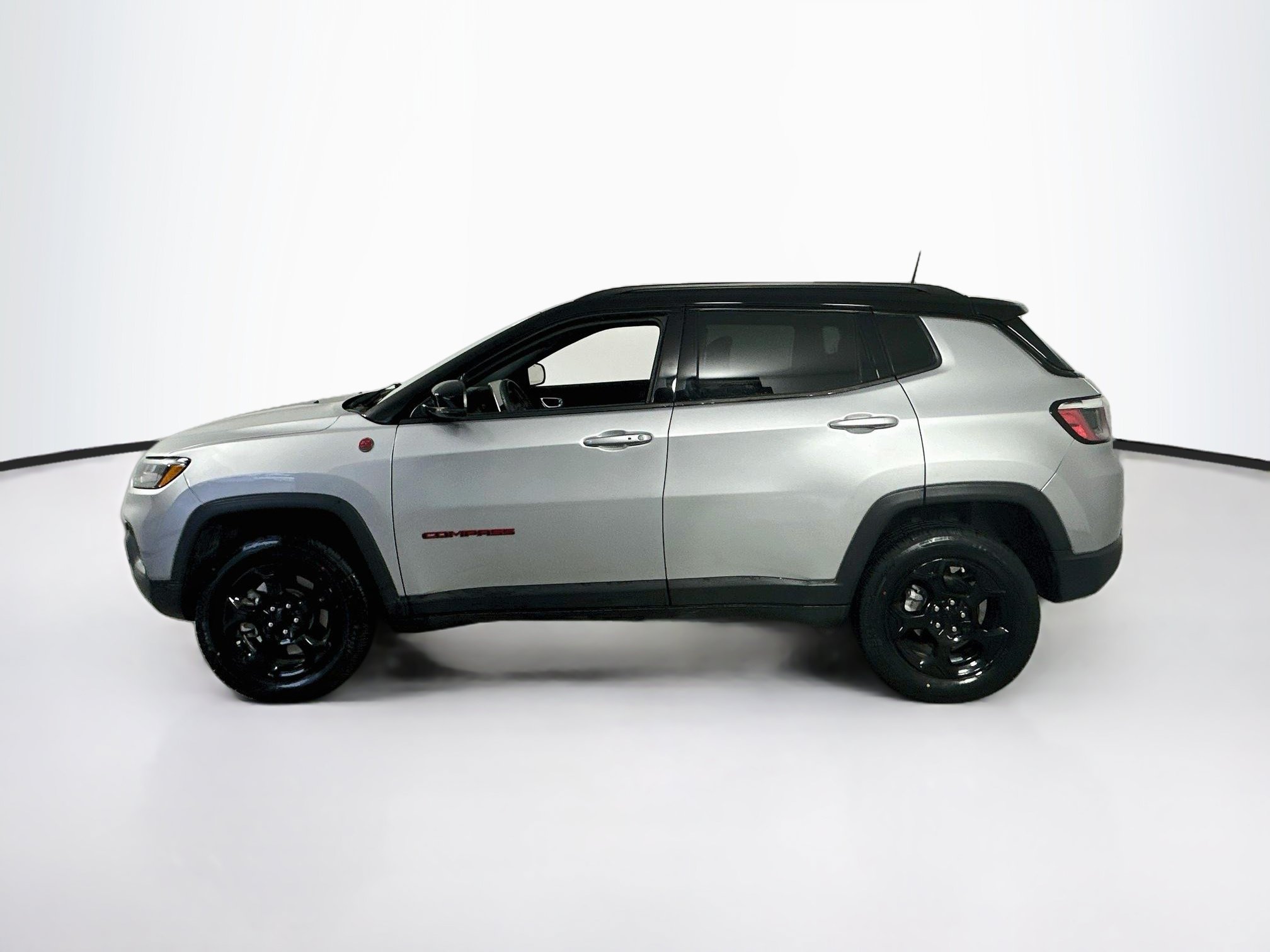 Used 2023 Jeep Compass Trailhawk AWD/4WD image 8