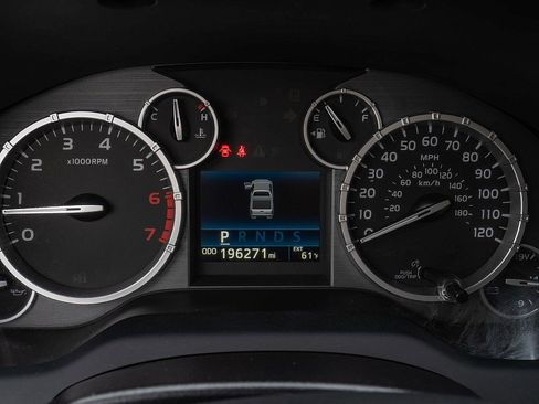 Used 2015 Toyota Tundra SR5 w/ SR5 Upgrade Package image 30