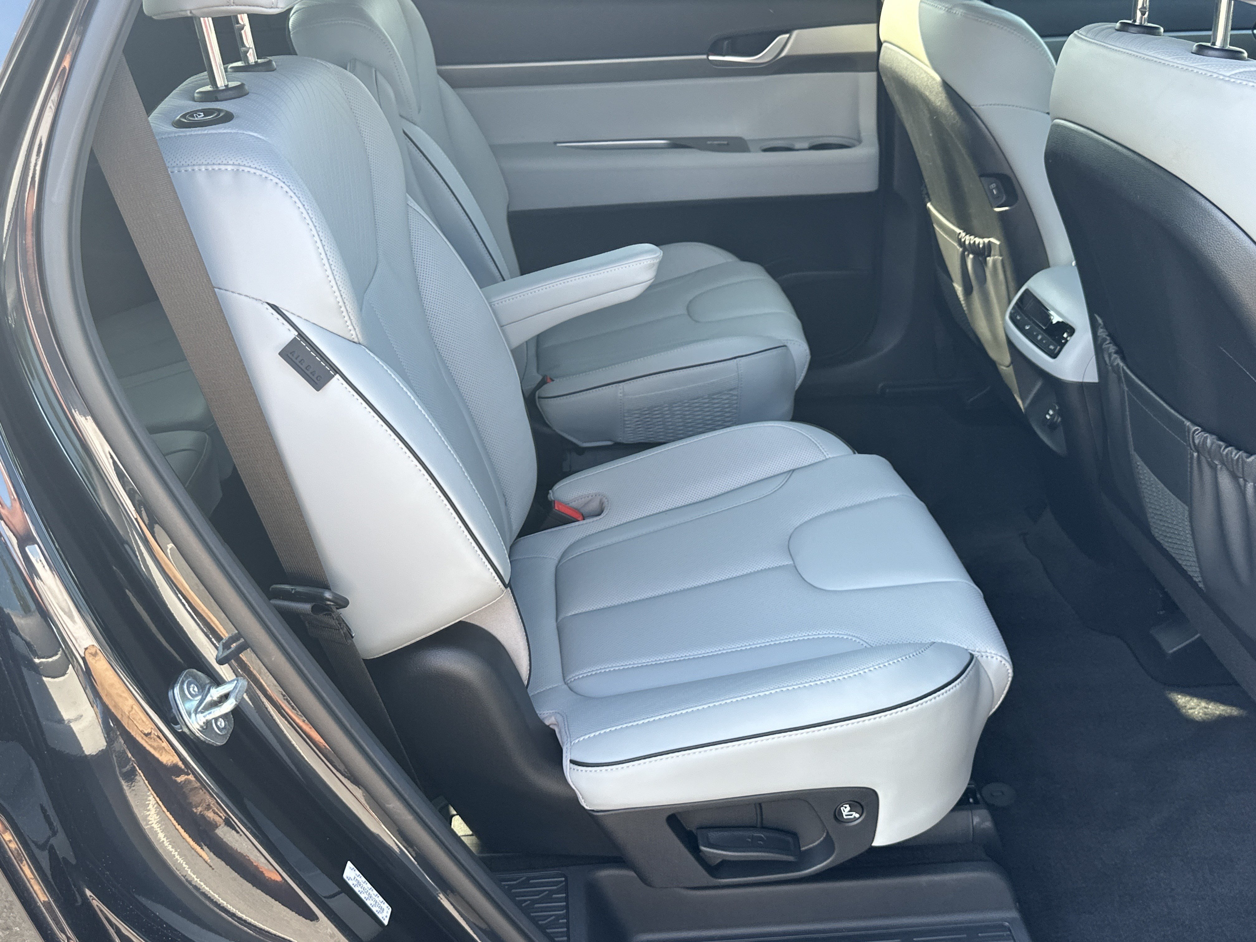 Used 2024 Hyundai Palisade SEL FWD image 16