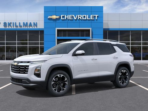 New 2026 Chevrolet Equinox LT w/ Convenience Package II FWD image 2