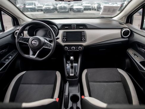 Used 2021 Nissan Versa SV image 24