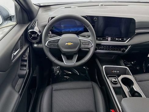New 2026 Chevrolet Equinox LT w/ Convenience Package II AWD/4WD image 23