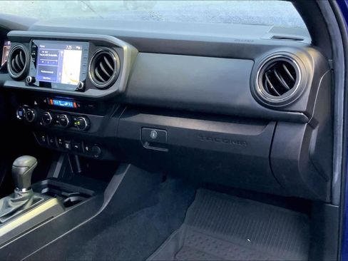 Used 2022 Toyota Tacoma TRD Sport w/ TRD Premium Sport Package image 18