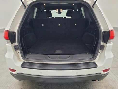 Used 2020 Jeep Grand Cherokee Laredo w/ 18" Wheel & 8.4" Radio Group image 29