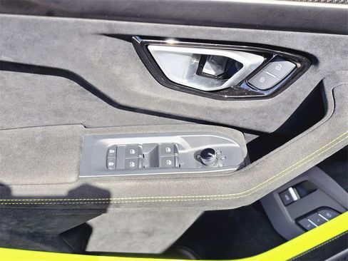 Used 2024 Lamborghini Urus Performante image 18