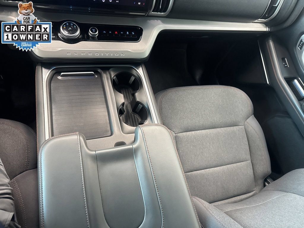 Used 2025 Ford Expedition Max Active AWD/4WD image 6