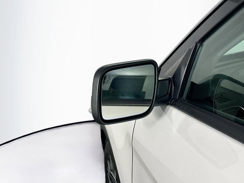 Used 2017 Ford Explorer Platinum image 16