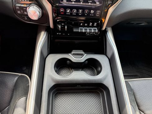 Used 2019 RAM 1500 Laramie AWD/4WD image 29