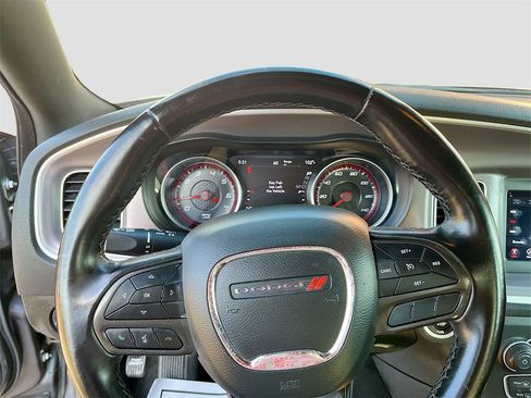 Used 2022 Dodge Charger SXT image 11