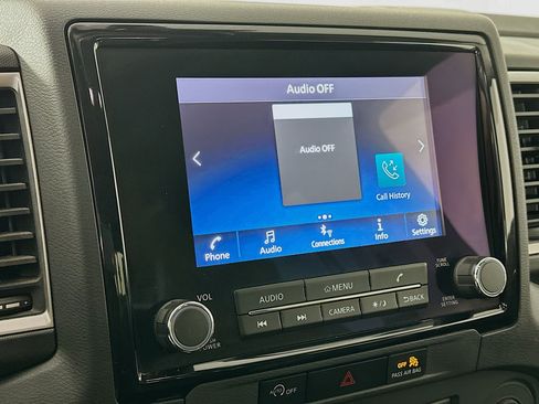 Used 2024 Nissan Frontier SL image 19