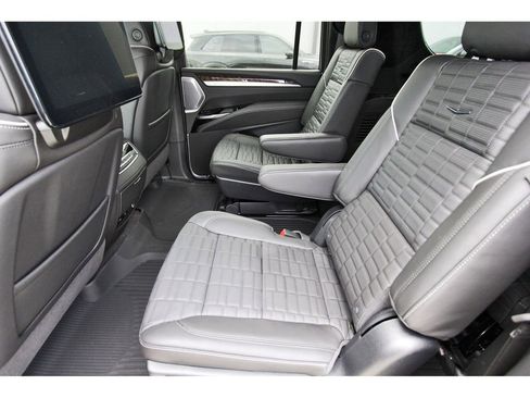 New 2026 Cadillac Escalade ESV Platinum Sport w/ LPO, ONYX Package AWD/4WD image 7