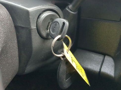 Used 2011 GMC Yukon SLE image 18