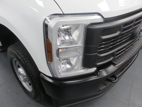 New 2025 Ford F250 XLT w/ Snow Plow Prep Package image 8
