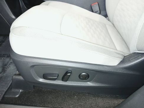 Used 2024 Nissan Pathfinder SV w/ SV Premium Package AWD/4WD image 18