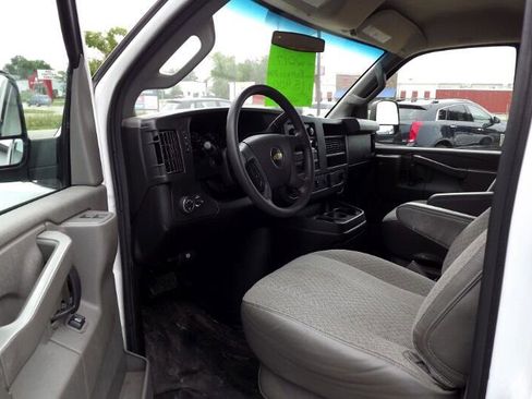 Used 2017 Chevrolet Express 2500 VAN image 9