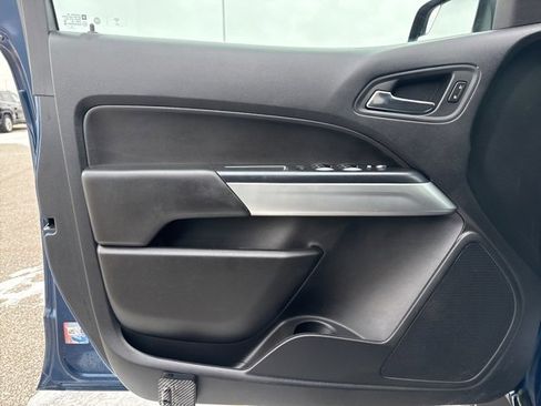 Used 2020 Chevrolet Colorado LT w/ LT Convenience Package image 12