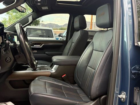 Used 2024 Chevrolet Silverado 1500 High Country w/ Technology Package AWD/4WD image 34