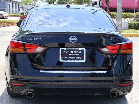 Used 2023 Nissan Altima 2.5 SL FWD image 12