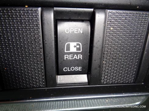 Used 2021 RAM 1500 Big Horn AWD/4WD image 17