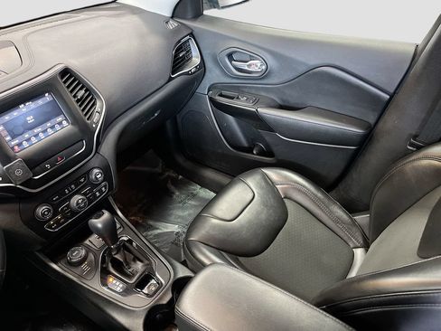 Used 2019 Jeep Cherokee Latitude Plus AWD/4WD image 22