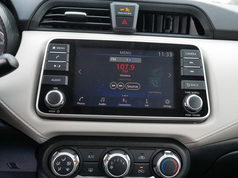 Used 2021 Nissan Versa SV image 25