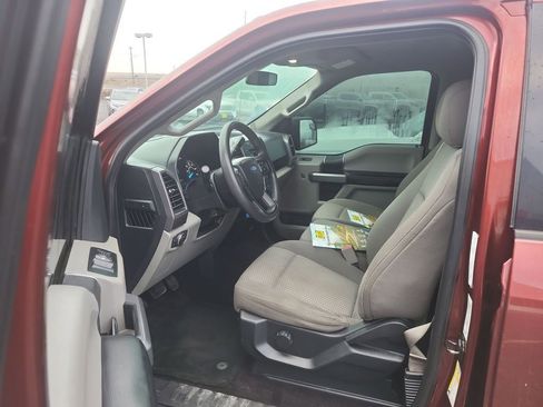 Used 2017 Ford F150 XLT image 10