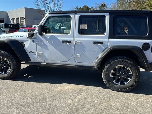 Used 2025 Jeep Wrangler Unlimited Rubicon 4xe w/ Convenience Group image 11